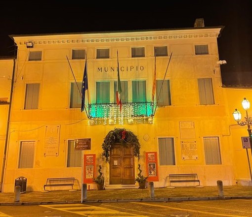 “Giornata dedicata alle persone scomparse”: questa sera Municipio illuminato di verde