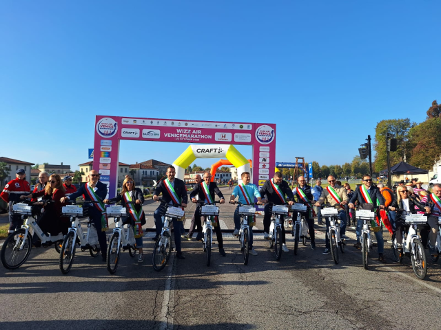 Alla Venice Marathon le bici elettriche della Conferenza dei Sindaci
